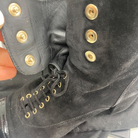 Chanel Black Suede Ankle Boots with CC Logo Pearl Detail Sz 38 - Picture 8 of 10
